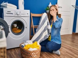 علت بوی بد ماشین لباسشویی + راه حل از بین بردن آن