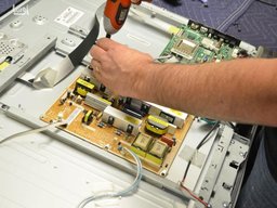 چرا تلویزیون روشن نمی شود؟ دلایل و راه حل‌