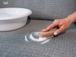 بهترین مایع برای شستشوی مبل + راهنمای کامل