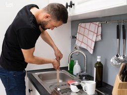 هزینه تخلیه چاه با مالک است یا مستاجر؟