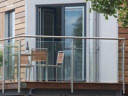 هر آنچه که باید در مورد بالکن شیشه ای باید بدانید ؟