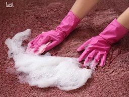 چگونه روی فرش خود شامپو فرش بکشیم؟